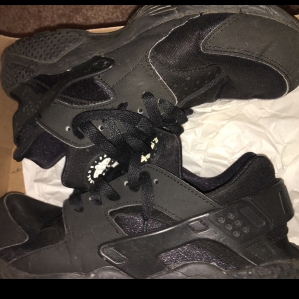 Black Hurraches